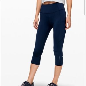Lululemon Fast and Free Reflective Nulux Size 4